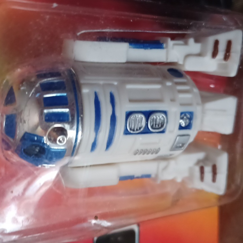 R2-D2  figure